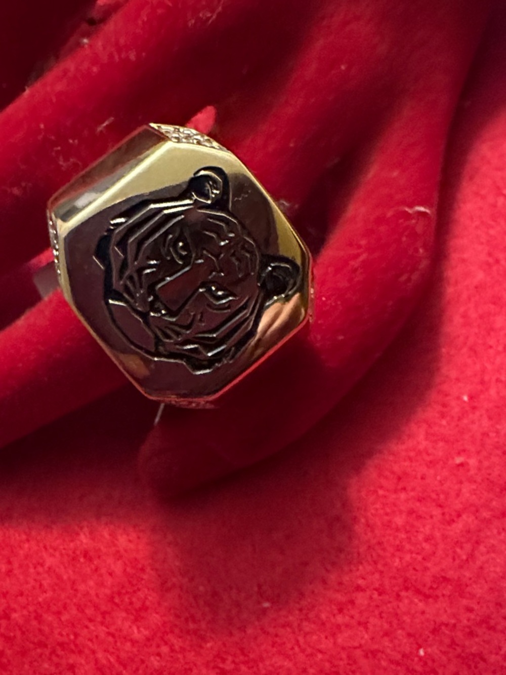 Ring - Picture 2 of 3